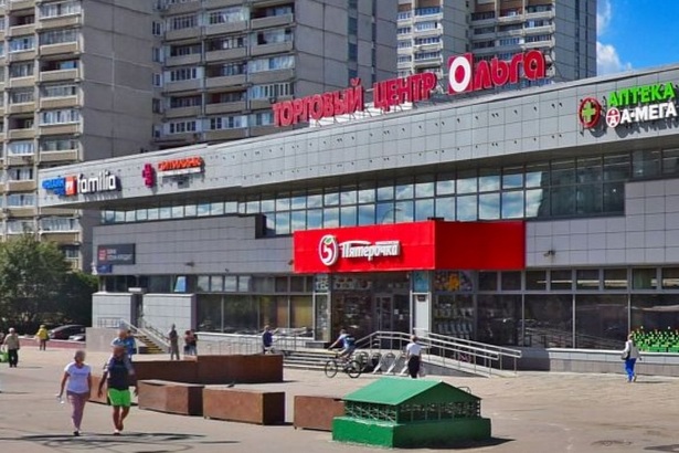 Возле магазина «Ольга» в 11-м микрорайоне убраны бетонные блоки