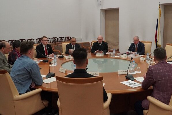 В Московском доме национальностей состоялся круглый стол на военно-патриотическую тему