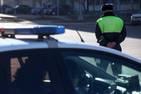 На Солнечной аллее пьяный водитель предлагал полицейским взятку, но был задержан
