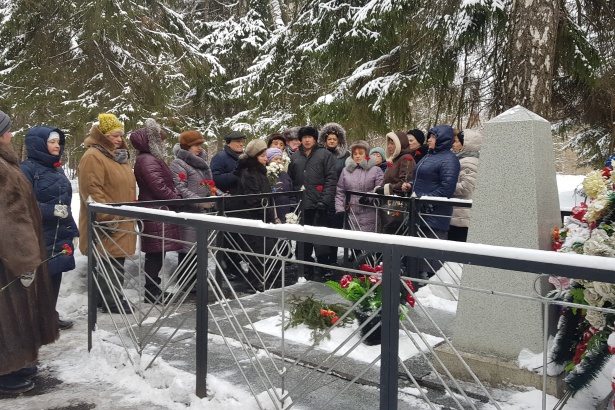 В Силино горожане почтили память павших защитников Отечества