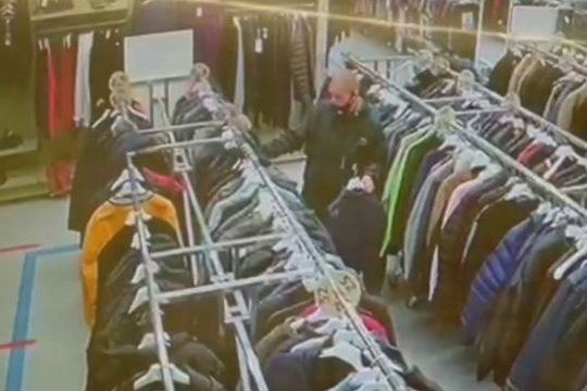 В 11-м микрорайоне Зеленограда пресечена кража одежды и обуви из магазина