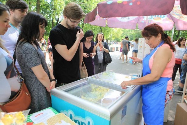 На берегу Школьного озера в Силино стали продавать мороженое