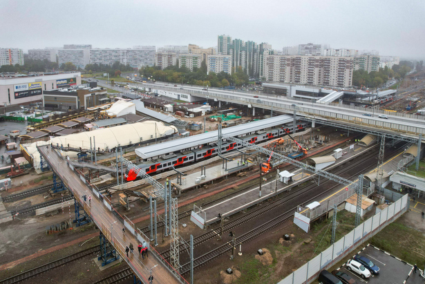 Собянин осмотрел работы по реконструкции будущей конечной станции МЦД-3 «Крюково»