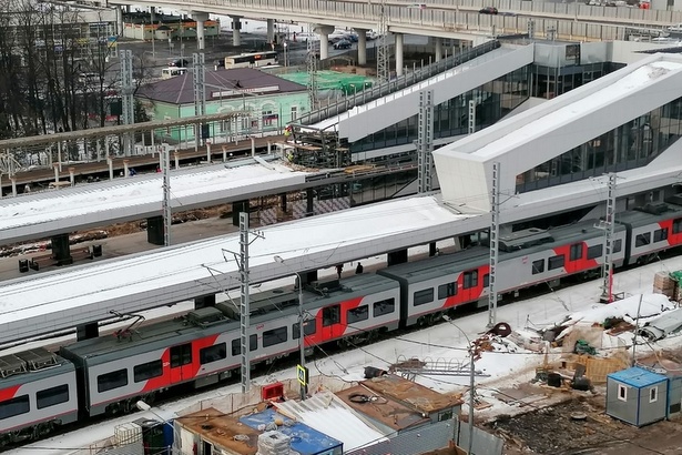 Строители приступили к демонтажу платформы № 3 на станции Крюково