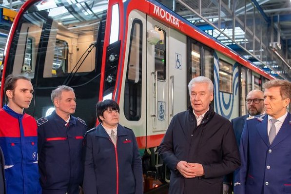 Собянин утвердил меры поддержки производителей подвижного состава для столичного транспорта