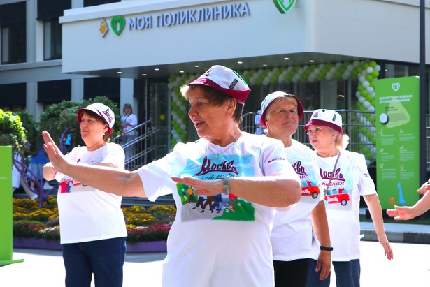 Активисты «Московского долголетия» выступили на открытии зеленоградских поликлиник