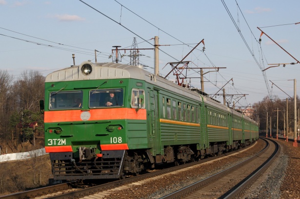 График движения пригородных поездов в «День России» изменится