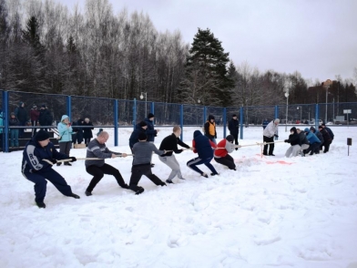 На Школьном озере прошли зимние спортивные состязания для полицейских