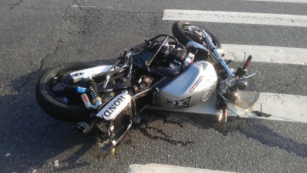 Мотоциклист получил травму головы в аварии в Силино
