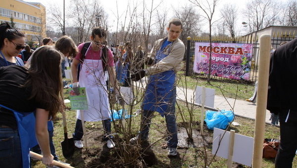 Москвичи выйдут на весеннюю уборку московских парков