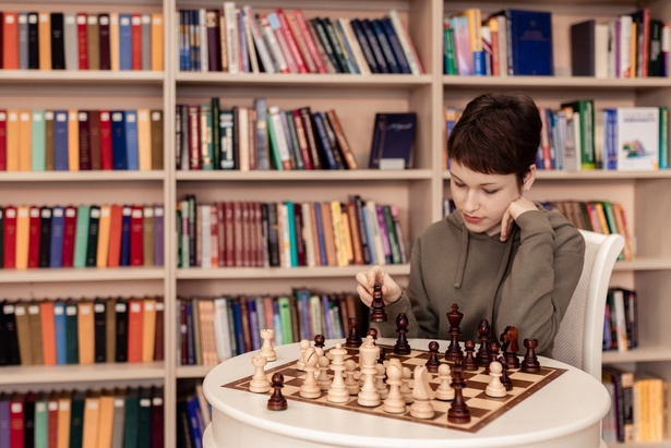 Зеленоградская библиотека № 253 приглашает подростков на шахматный турнир «Ход королевы»