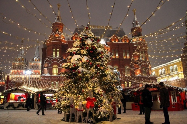 В Москве устроят уличные святочные игры