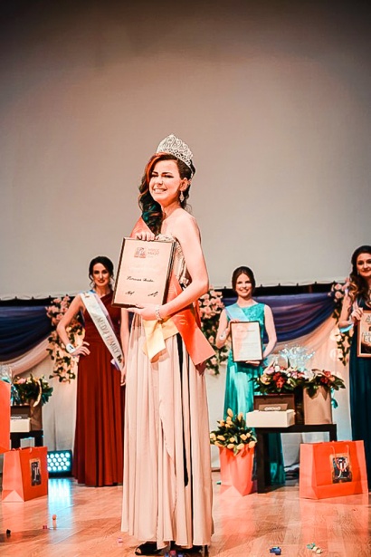 Выпускница школы №1692 в Силино стала королевой красоты МИЭТа