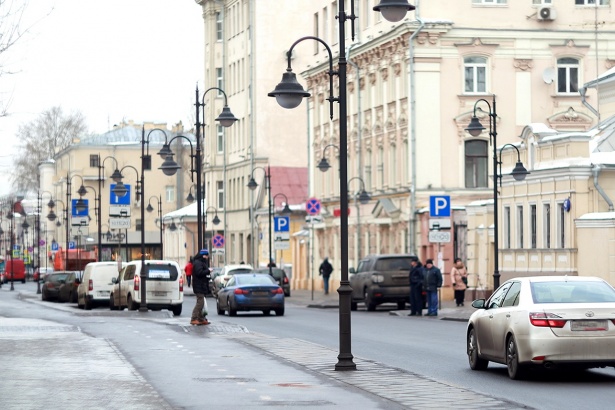 Москва поздравит защитников Отечества бесплатной парковкой