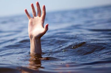На Школьном озере в Силино утонули два человека и еще двое были спасены