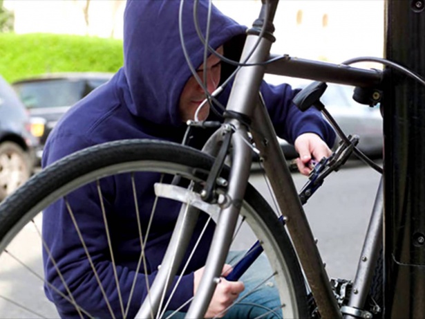 Полицейские Силино и Старого Крюково по «горячим следам» задержали грабителя велосипеда