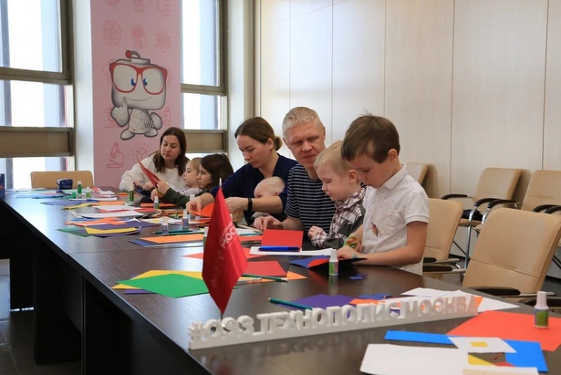 В Алабушево дети смастерили замечательные открытки ко Дню защитника Отечества