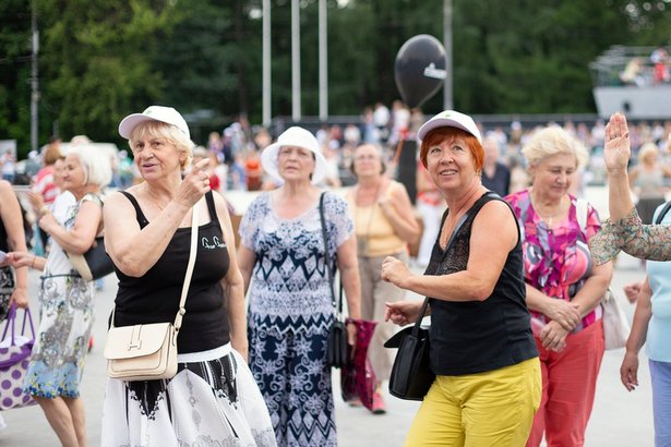 Сайт «Московского долголетия» публикует видео танцевальных уроков для пенсионеров