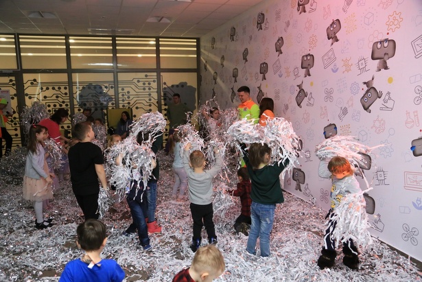 Семейный развивающий центр ОЭЗ «Технополис Москва» устроил для детей веселое «ТехноДиско»