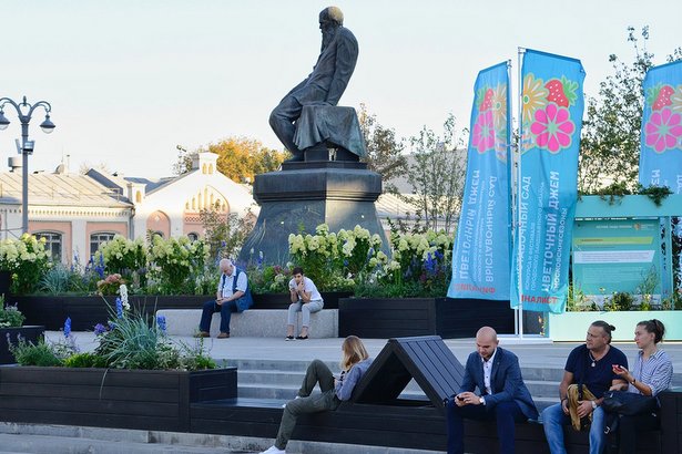 Завершилось благоустройство площади у Российской государственной библиотеки