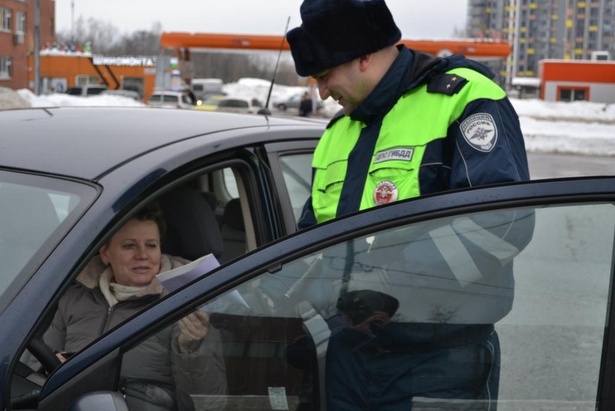 Дорожные инспекторы Зеленограда провели пропагандистскую акцию «Пристегнись!»