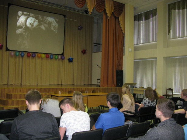  В школе района Силино состоялся кинолекторий «Отстояли Москву – защитили столицу»