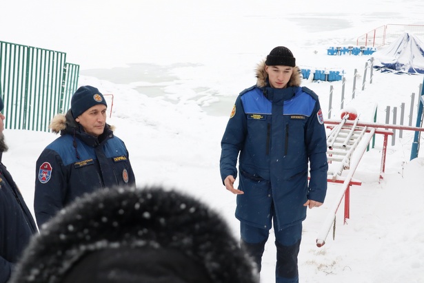 Спасатели ПСС «Пансионат» провели занятие на Школьном озере