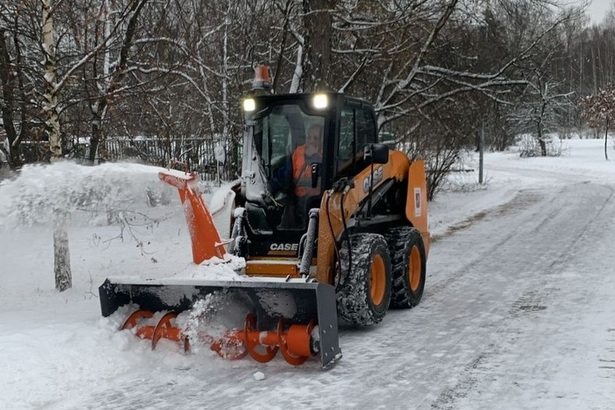 Из дворов района Силино вывезено 45 самосвалов снега