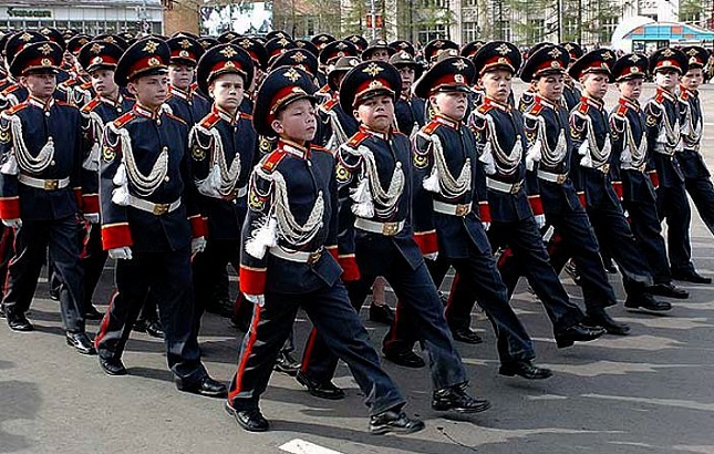 Сергей Собянин парад кадеты
