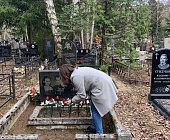 Молодежь Силино приняла участие в акции по уборке могил ветеранов