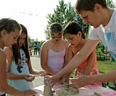 На Школьном озере прошли первые 3 этапа фестиваля «Радуга в Силино»