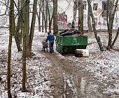 Снегопад не помешал жителям и коммунальщикам Силино потрудиться на субботнике